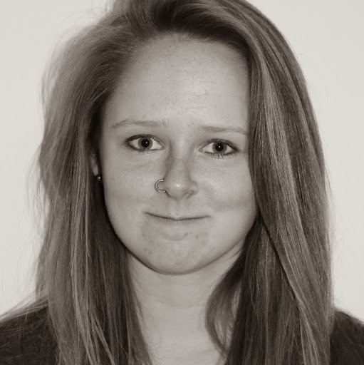 Emma Dickinson Photo 8