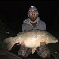 Aaron Hughes Photo 31
