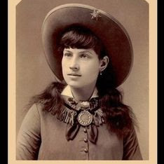 Joan Barrett Photo 5