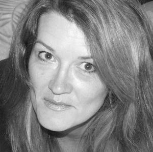 Kelly Little Photo 6