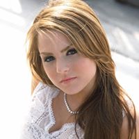 Beatrice Lee Photo 13