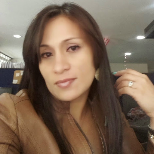 Angela Escobar Photo 19