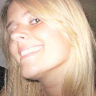 Michele Almeida Photo 38