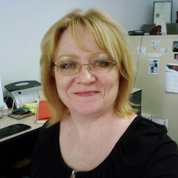 Becky Bush Photo 43