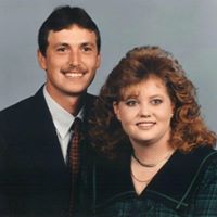 Lisa Helms Photo 17