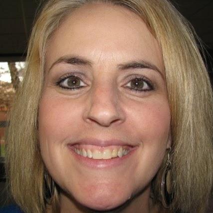 Lisa Bowling Photo 34