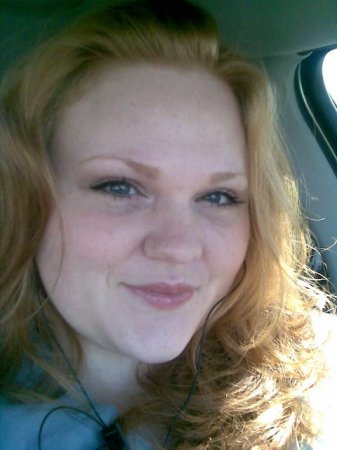 Carla Jones Photo 22