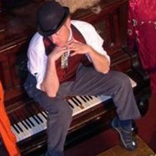 Stephen Alexander Photo 8