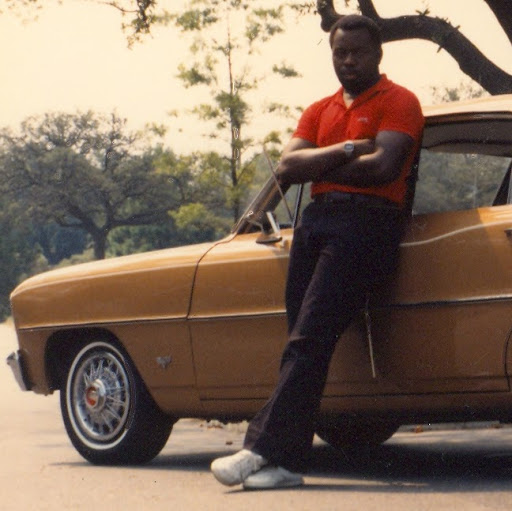 Elton Davis Photo 6
