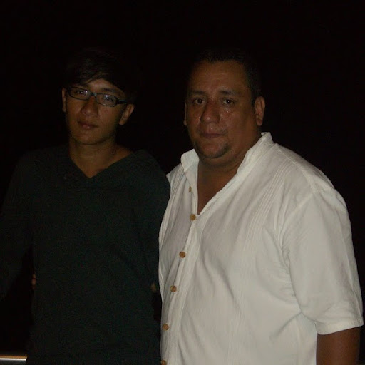 Rene Ulloa Photo 21