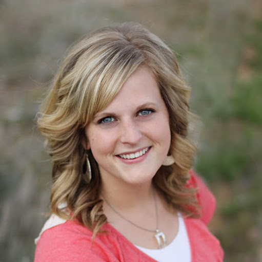 Anna Larson Photo 47