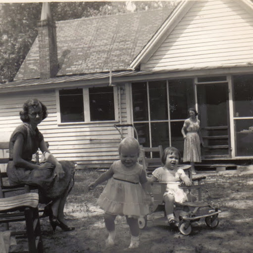 Carole Thompson Photo 27