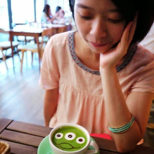 Lily Hsu Photo 35
