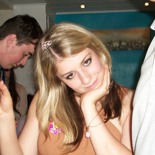 Rachel Gregory Photo 33