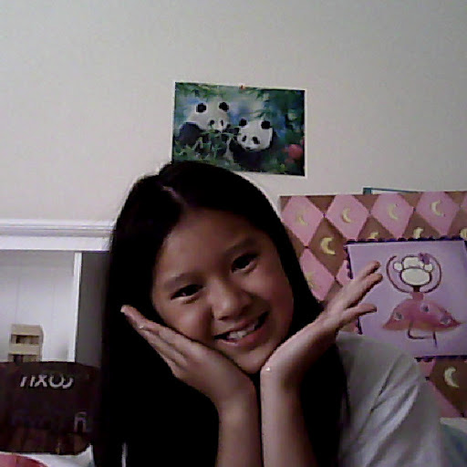 Emily Dinh Photo 13