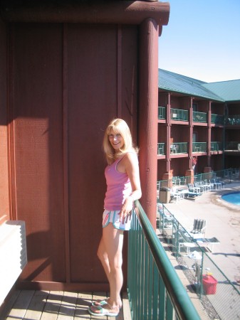 Elizabeth Wisniewski Photo 3