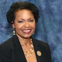 Sandra Heath Photo 29