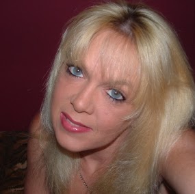 Angie Snowden Photo 13