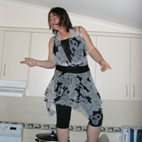 Selina Robinson Photo 16