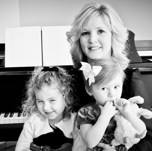 Alisha Meyer Photo 12