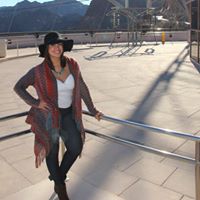 Elizabeth Vega Photo 36