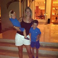 Laura Nicholson Photo 26