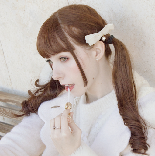 Lucy Robinson Photo 27
