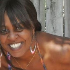 Shelley Simpson Photo 31
