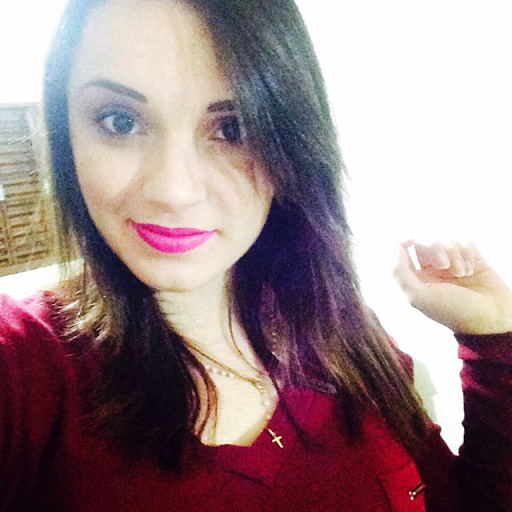 Francine Gomes Photo 7