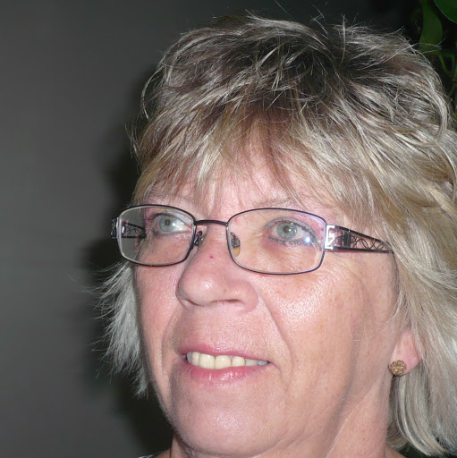 Suzanne Barr Photo 25
