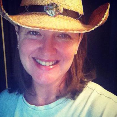 Luann Carter Photo 4