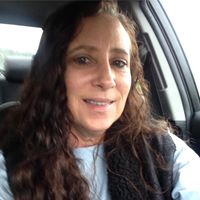 Jennifer Everett Photo 15