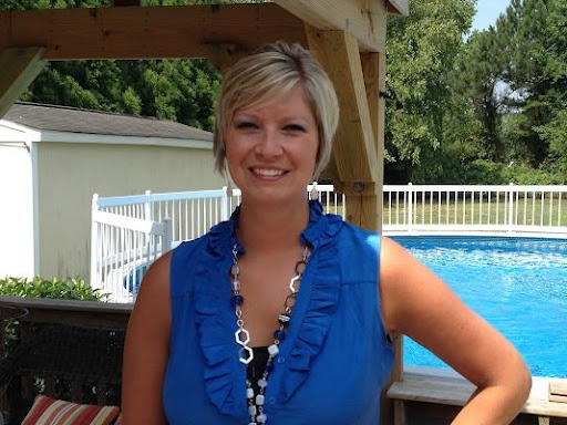 Michelle Britt Photo 42