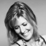 Jennifer Larkin Photo 29