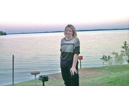 Lisa Rowe Photo 20