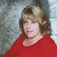 Connie Cartwright Photo 32