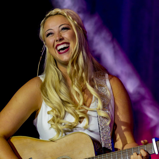 Caroline Mckinney Photo 17