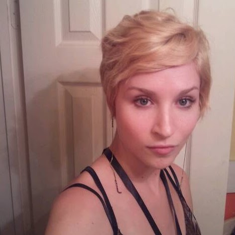 Emily Mitchell Photo 35