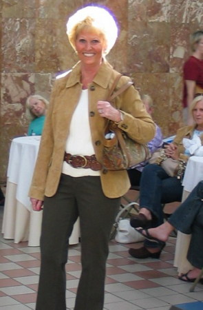 Joanne Long Photo 32