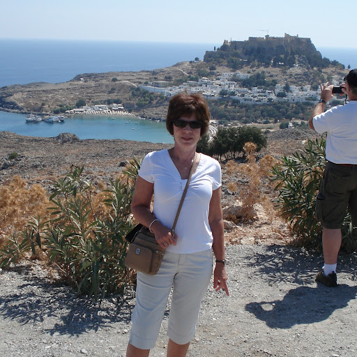 Linda Hansen Photo 11