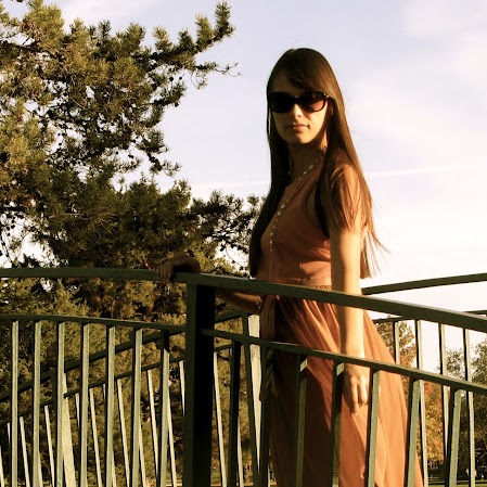 Lindsey Collins Photo 38