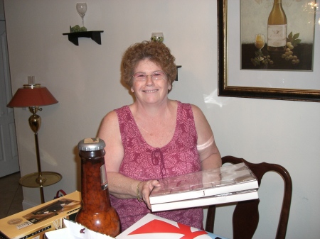 Louise Anderson Photo 1