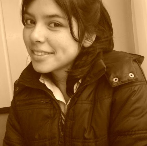 Leslie Hernandez Photo 41