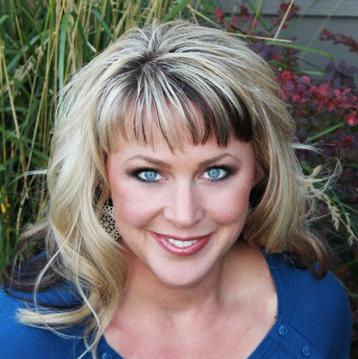 Holly Garner Photo 18