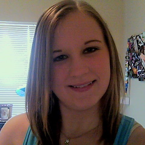 Rachel Wallace Photo 15