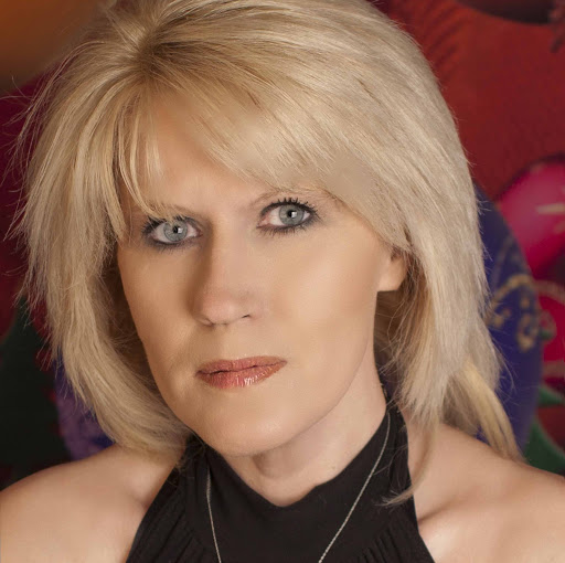Ann Robinson Photo 26