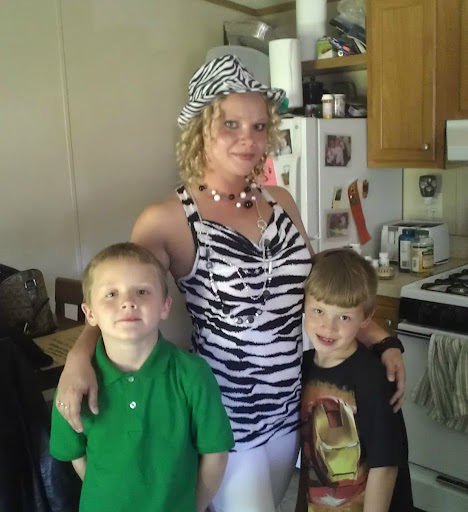 Angela Blankenship Photo 16
