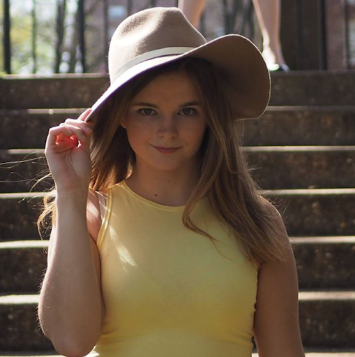 Alyssa Mills Photo 46