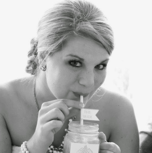 Laura Rowan Photo 40