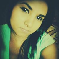Laura Salinas Photo 28